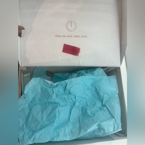 NIB ALDO x Disney Glass Slipper Heel Pump Bone Nude SZ 8.5 - Picture 7 of 8